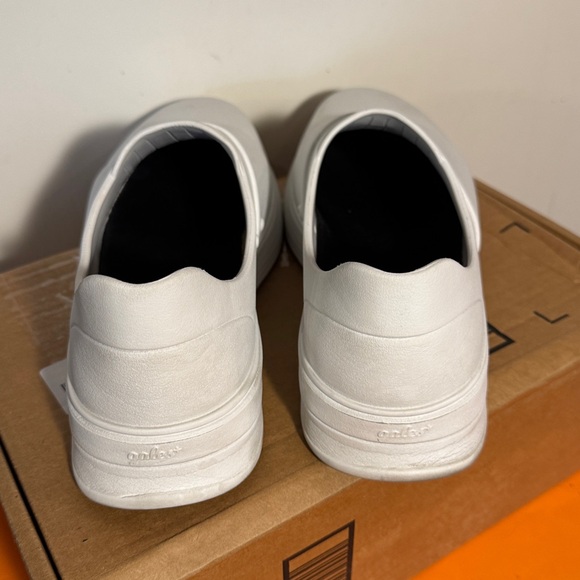 White nurse clogs - Picture 4 of 8